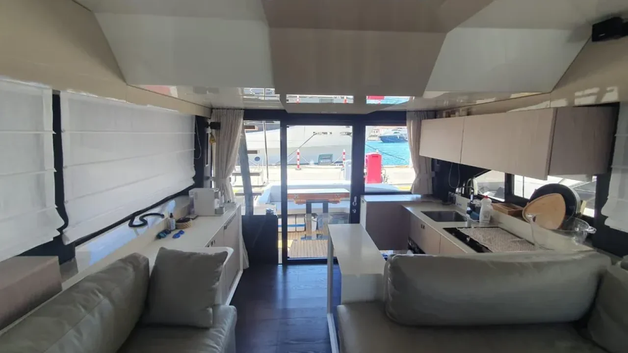 2023-cranchi-e52f-evoluzione-power-9670630-20250131072125543-1_XLARGE