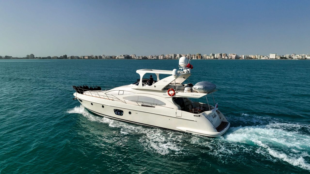 Photo- Yaht - Se La Vie-17